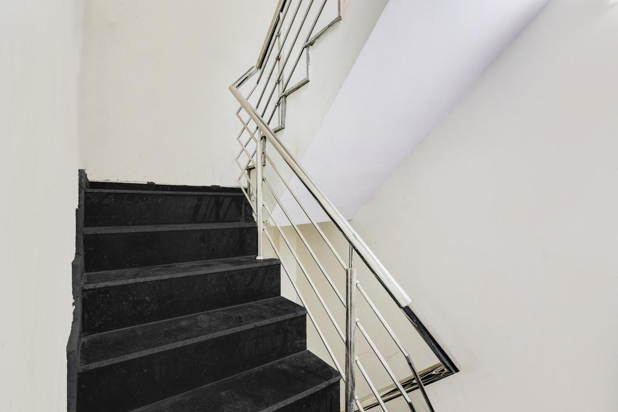 Hotel O Govind Residency Neu-Delhi Exterior foto